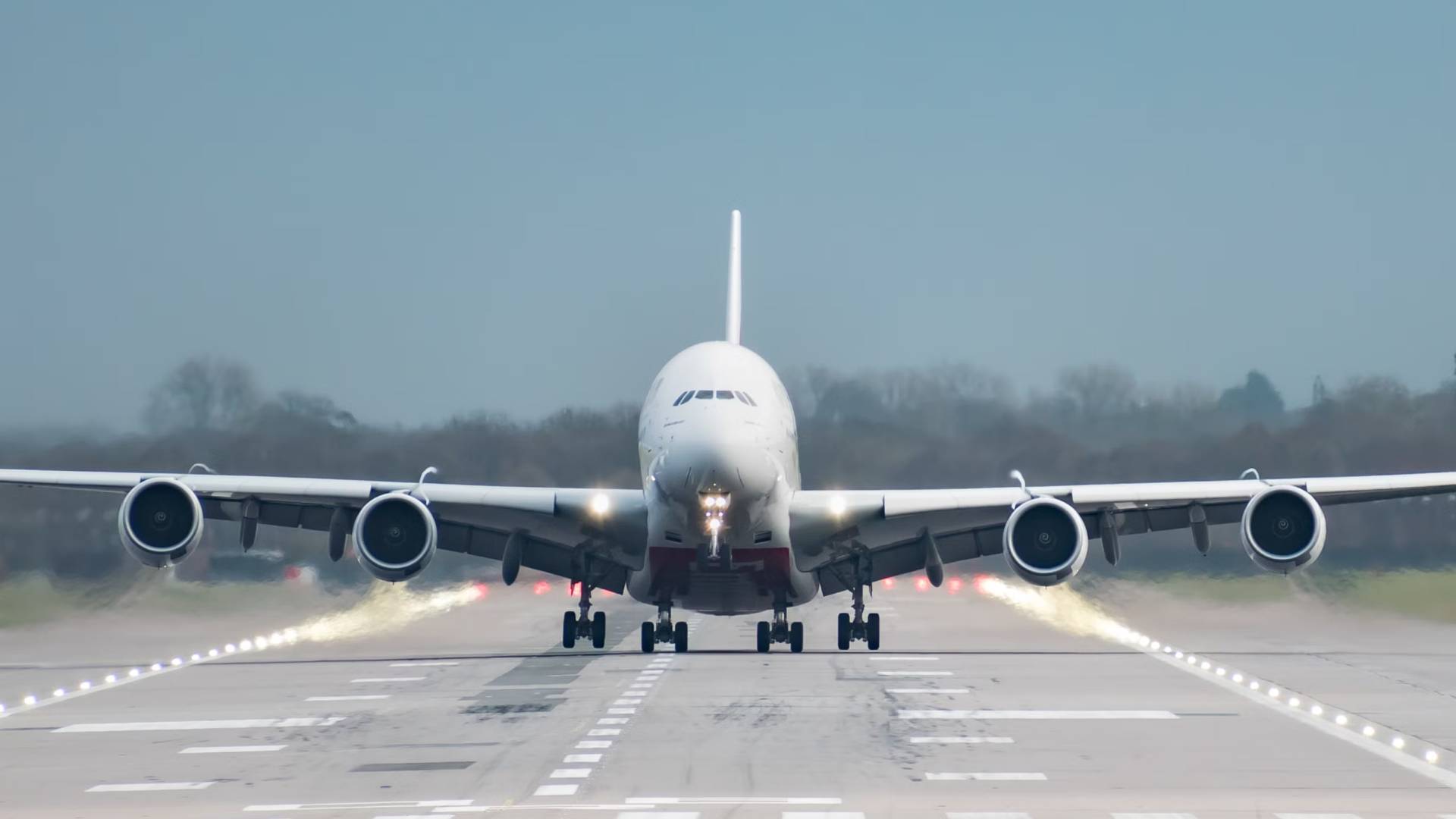 Iraq temporarily halts flights to Iran