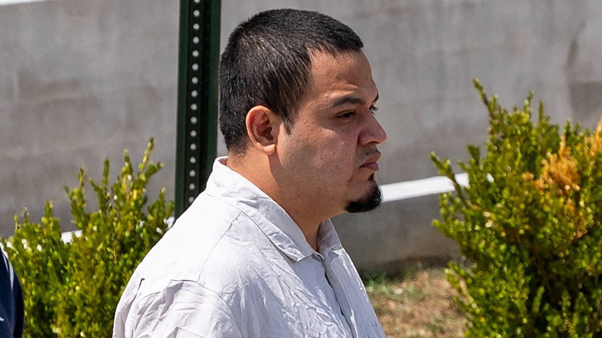 US threatens deportation of Kilmar Ábrego García to Uganda after release from custody