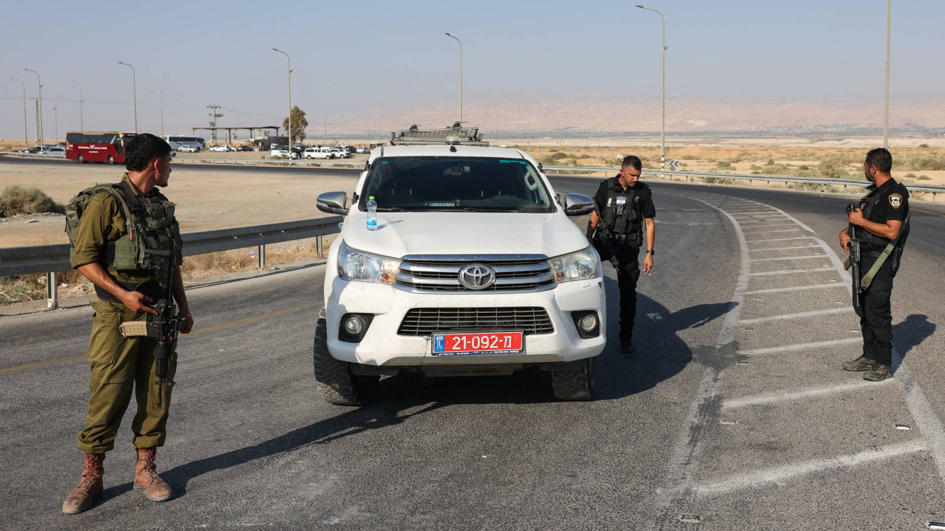 ‘Israel’ army urges halting aid from Jordan after shooting operation at border crossing