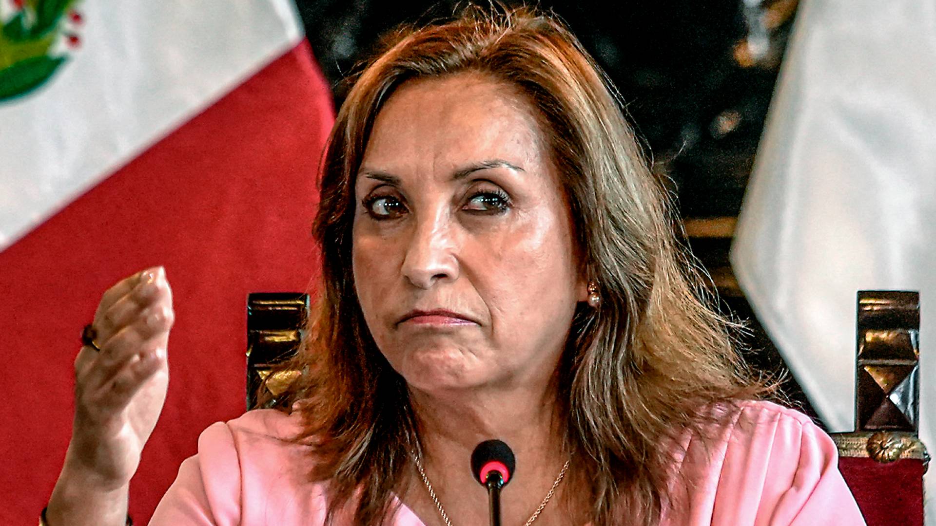 Peru lawmakers impeach president