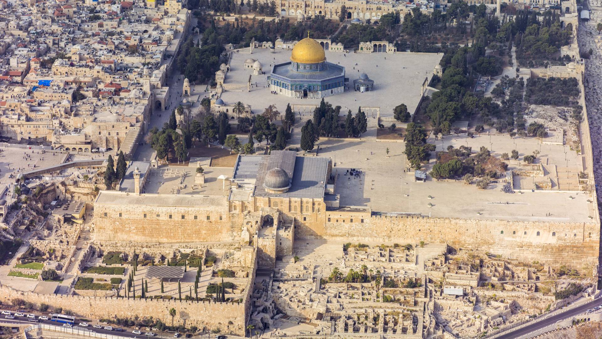 Aqsa Mosque in danger of collapse; Jerusalem Governor issues urgent warning
