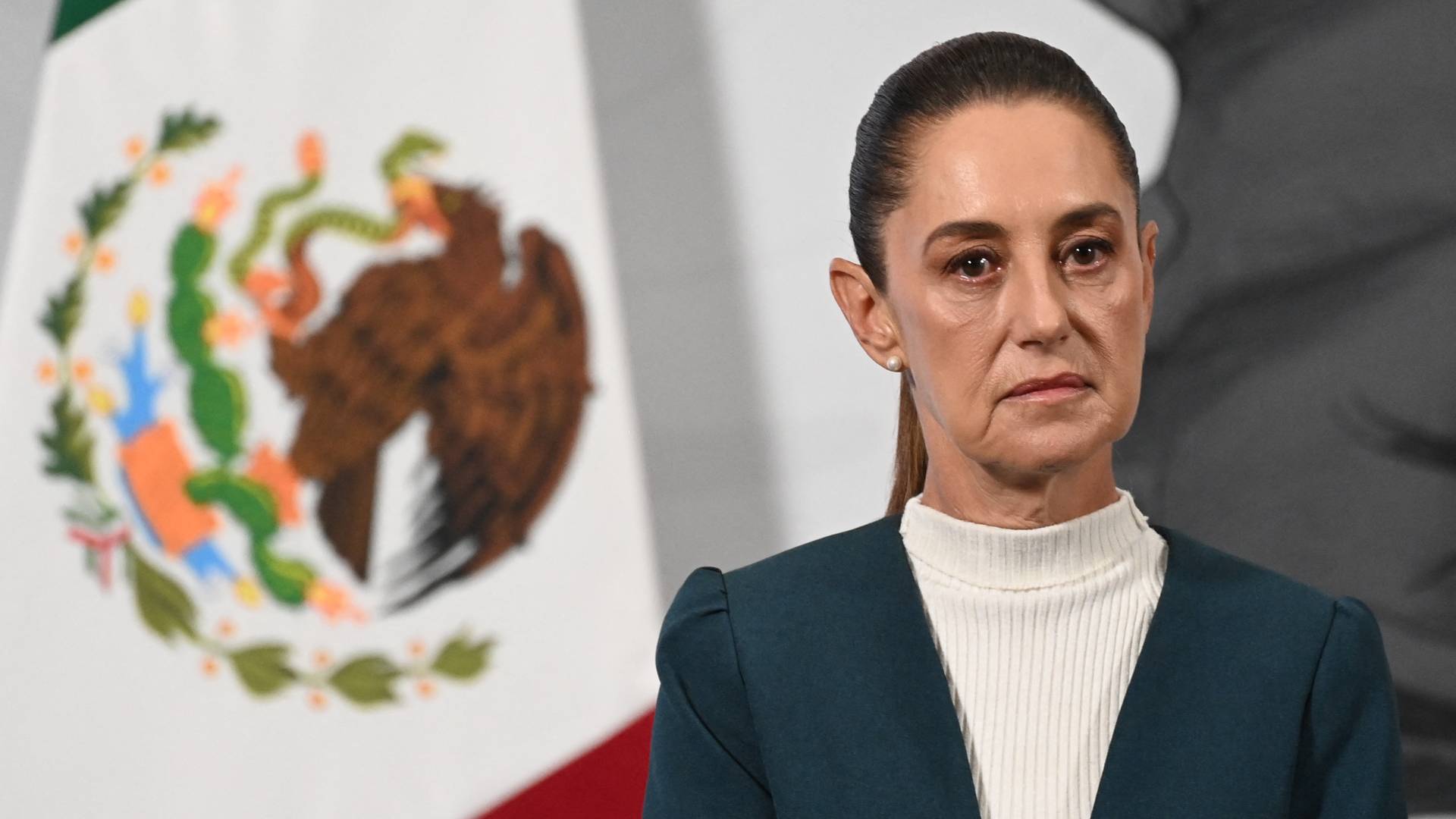 Man arrested after groping Mexican president