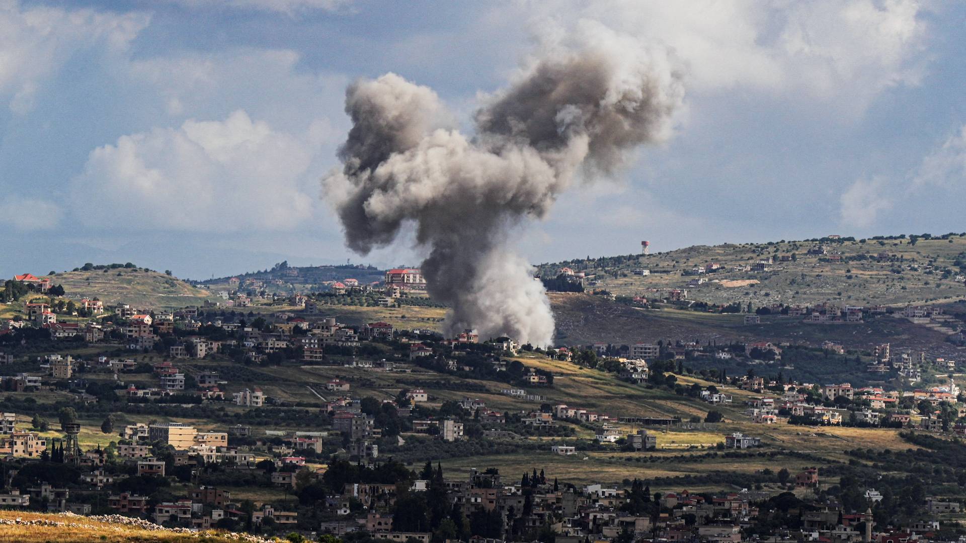 'Israel' weighs rapid war with Lebanon amid rising border tensions