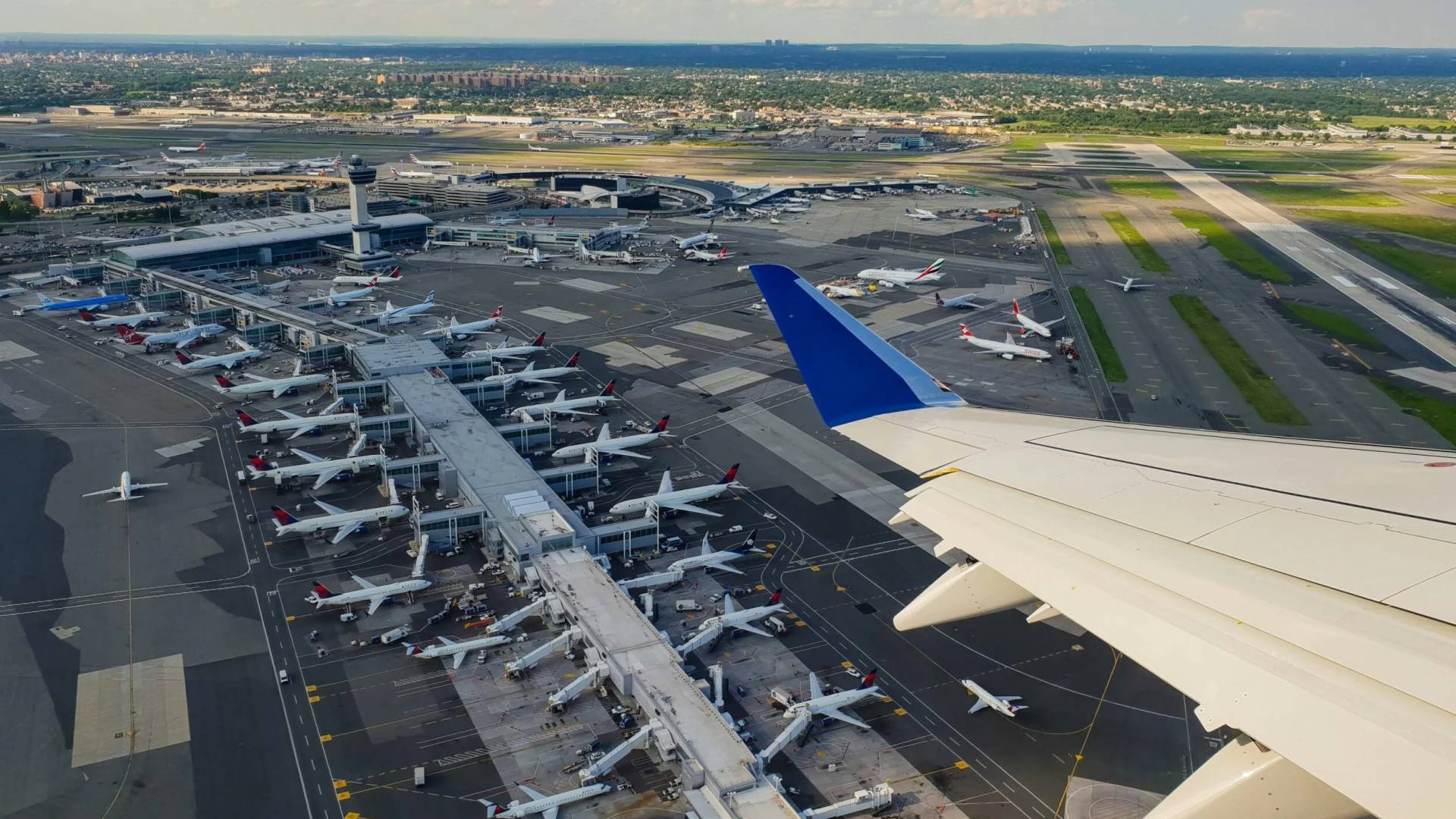 US flights to return to normal after aviation authorities lift shutdown restrictions