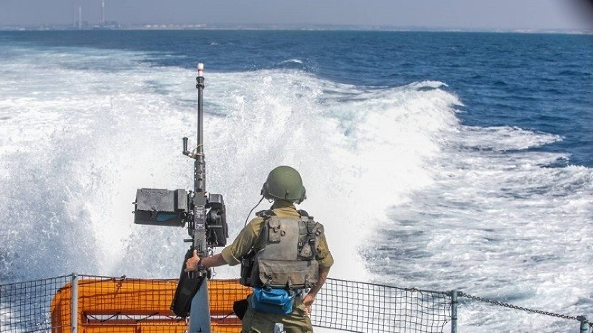 'Israeli' forces target fishermen off Gaza's shore