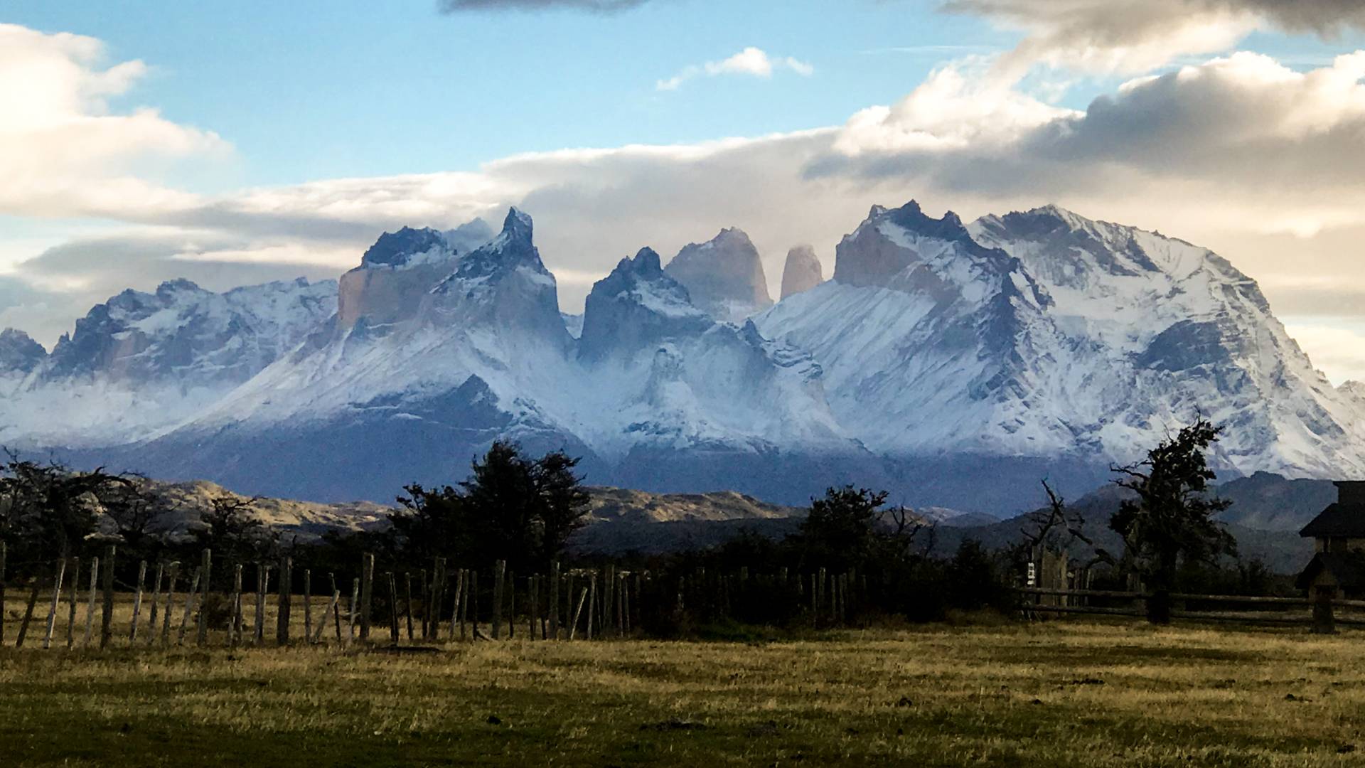 Two Mexican, three European tourists dead in Chile blizzard: official