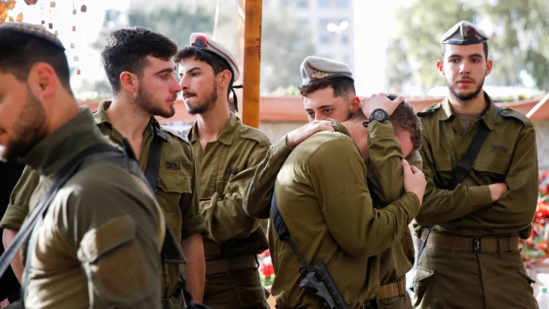 Huge fight erupts between 'Israeli'  soldiers at military base
