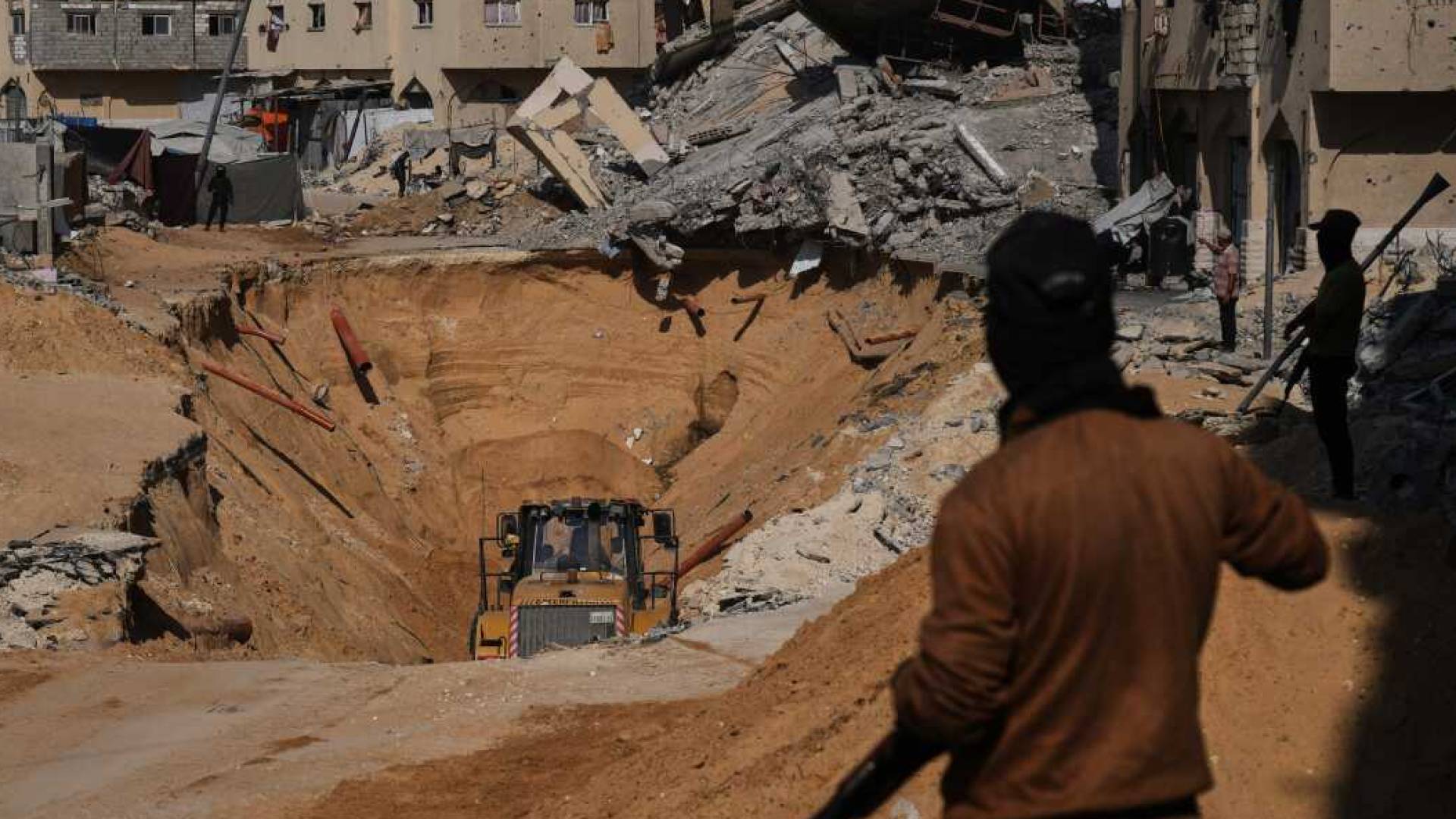 Body of 'Israeli' captive found during search in Gaza, says Quds Brigades