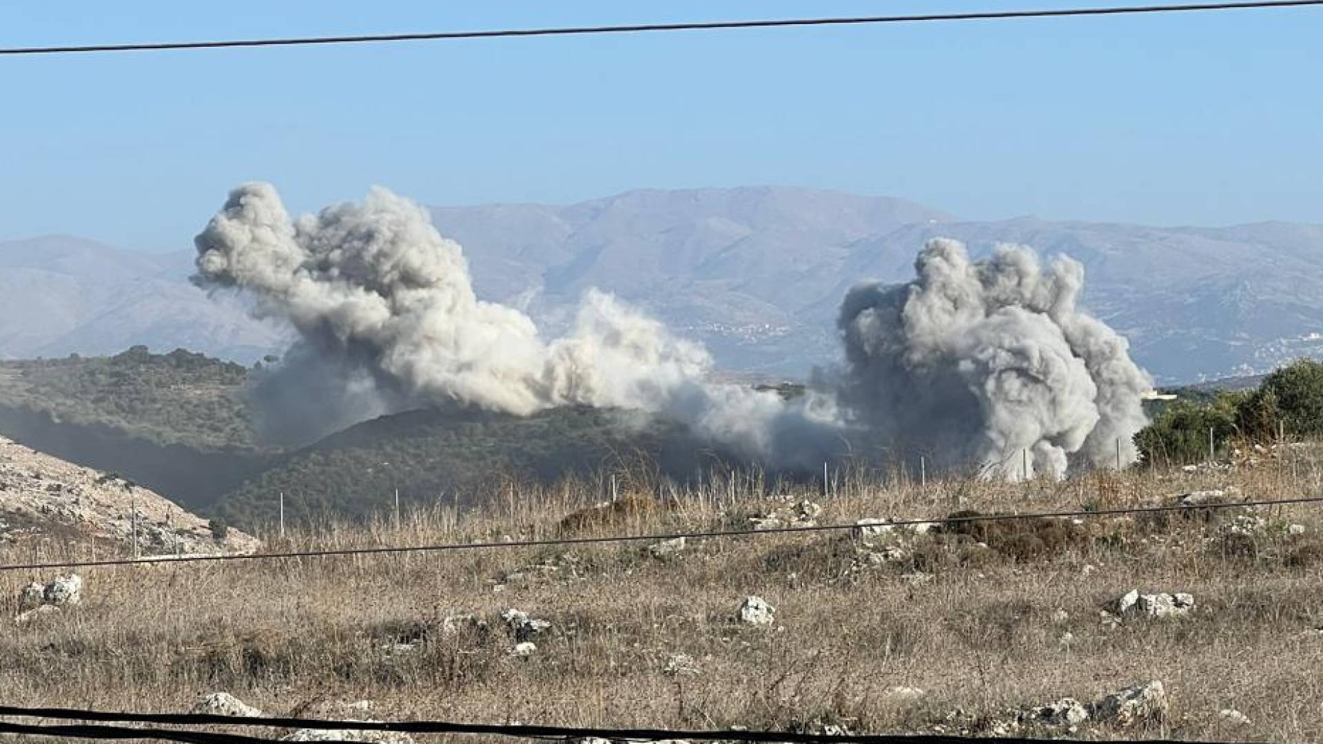 'Israeli' army conducts fresh strikes on Hezbollah positions in southern Lebanon