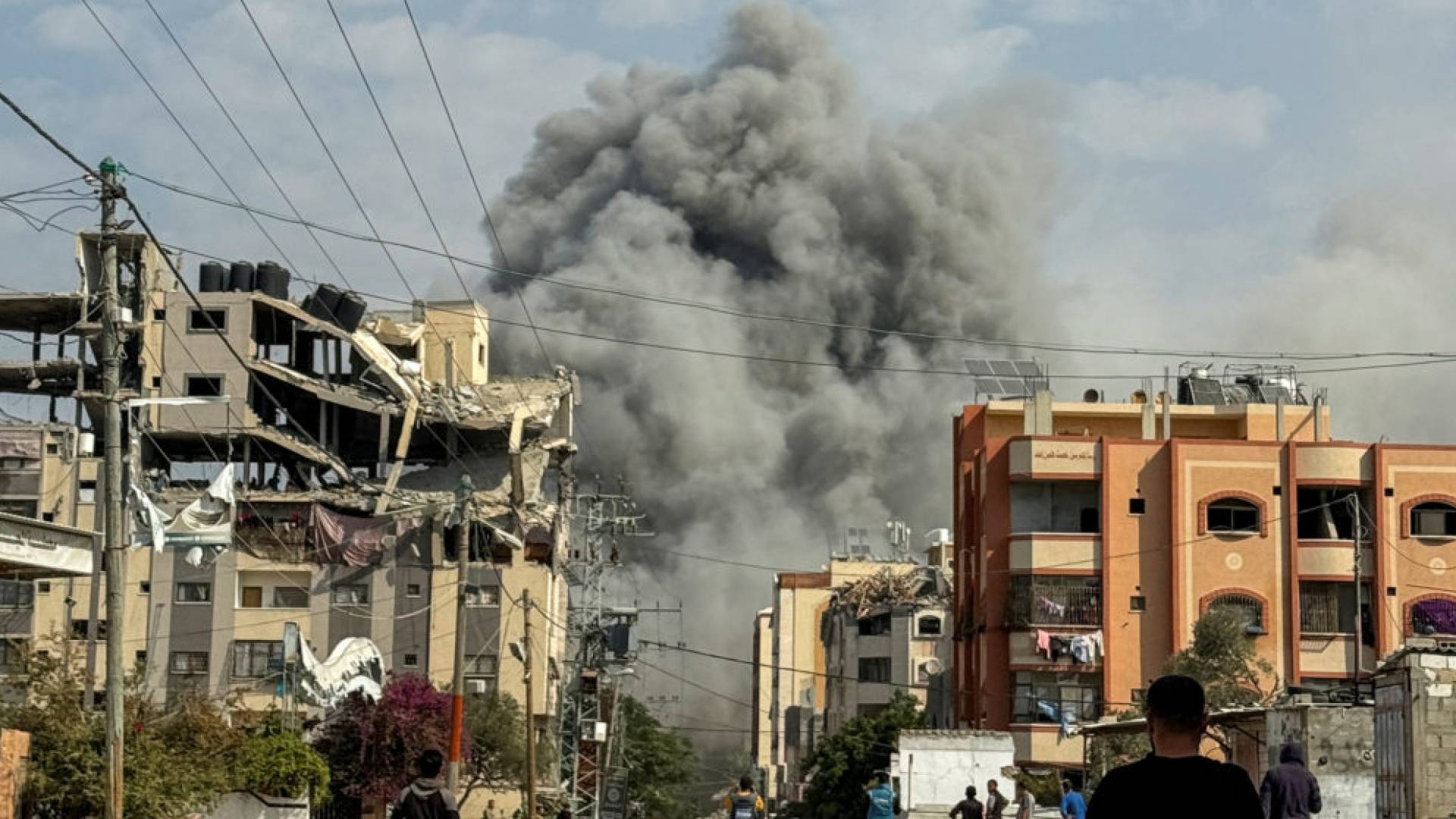 France opens war crimes probe after 'Israeli' airstrike kills two French children