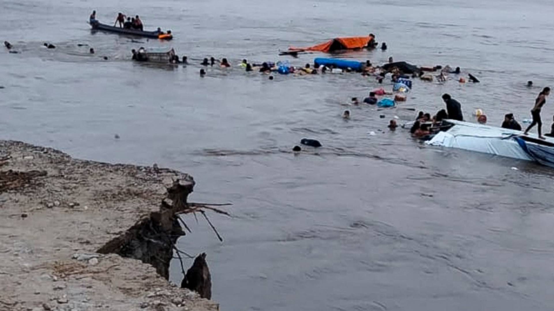 12 dead, dozens missing as landslide submerges boats in Peru port