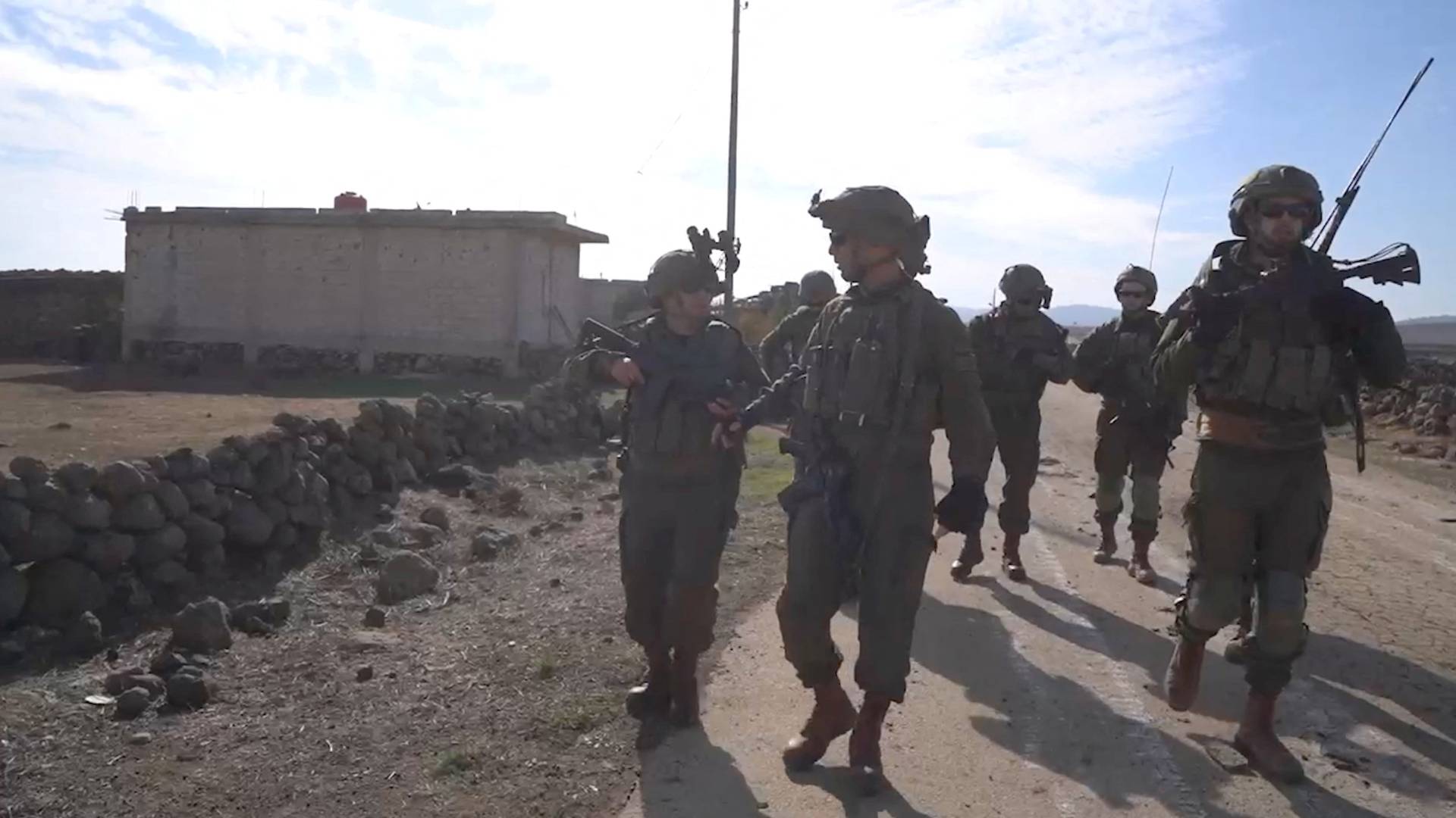 'Israeli' army conducts cross-border raid in southern Syria despite Trumps' calls for restraint