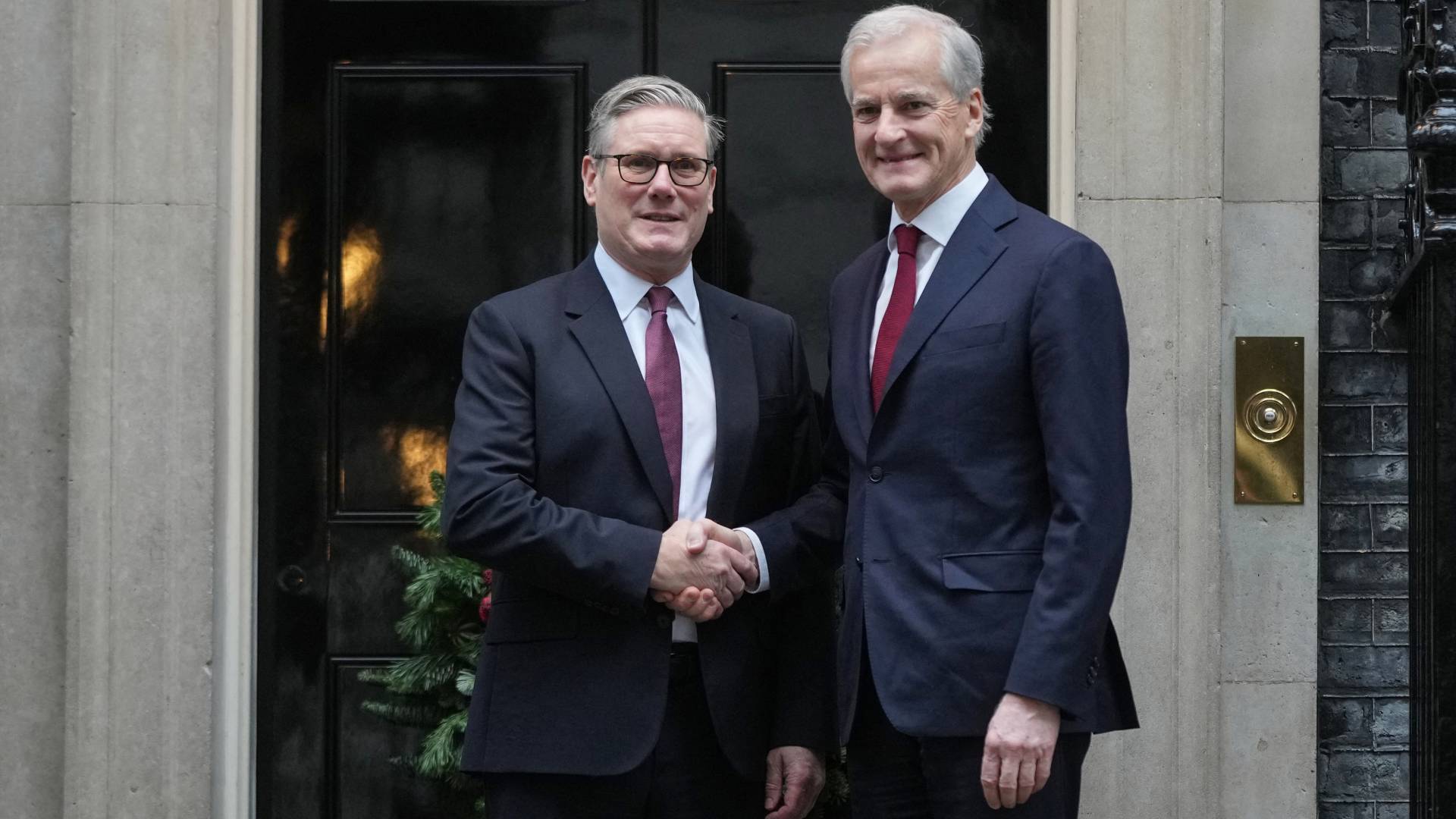 UK, Norway to jointly “hunt Russian submarines” under new pact