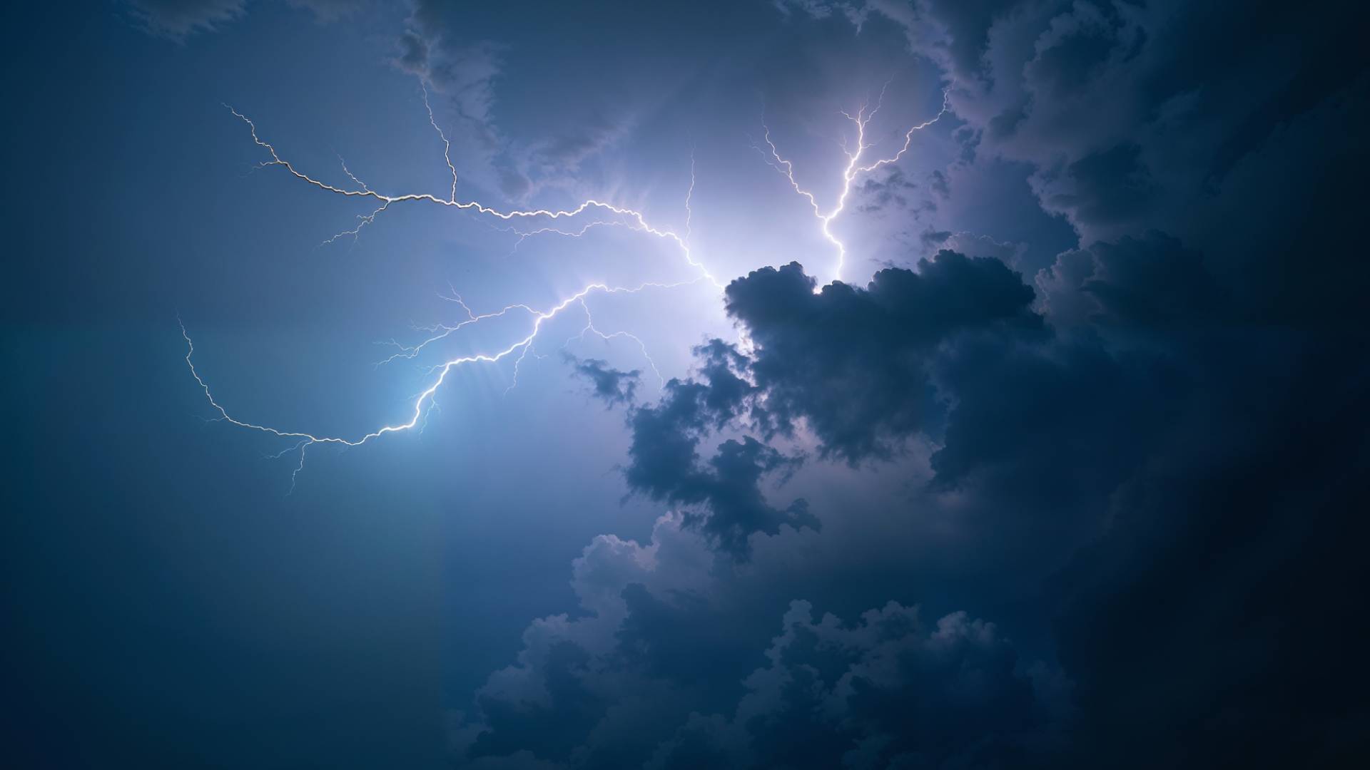 Lightning strike kills 17-year-old in Jordan’s Mafraq