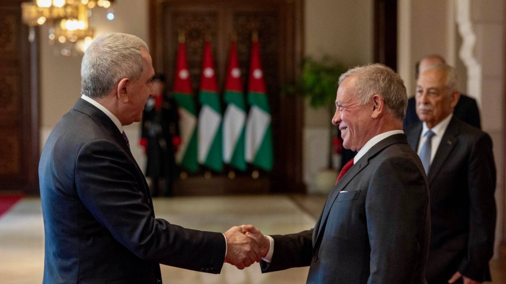 King accepts credentials of new ambassadors