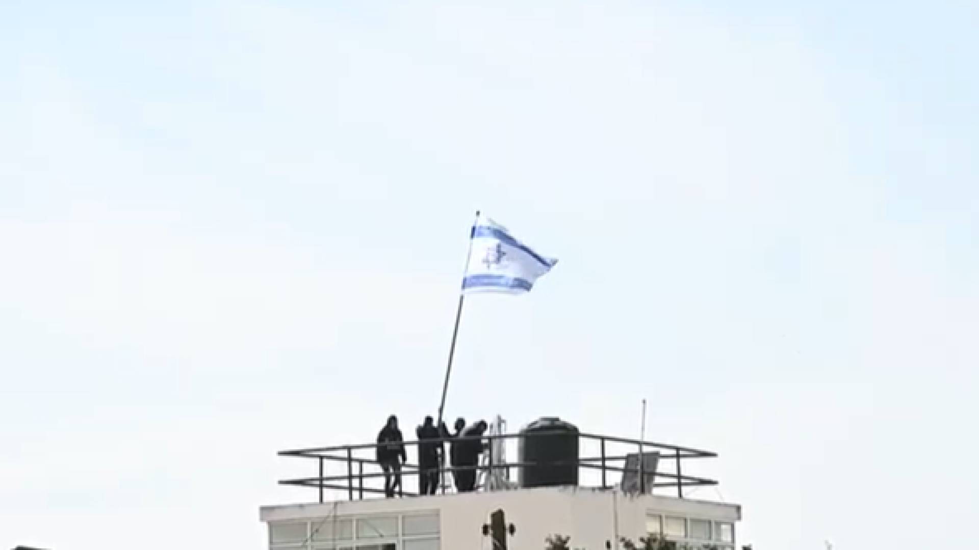 'Israel' replaces UN flag at UNRWA compound in East Jerusalem