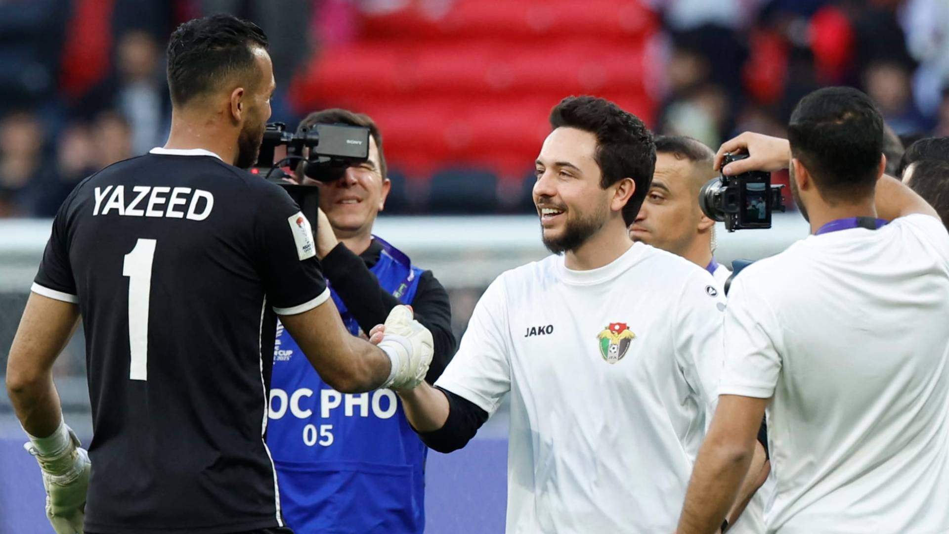 Crown Prince calls Jordanian football team ahead of Arab Cup quarterfinal against Iraq