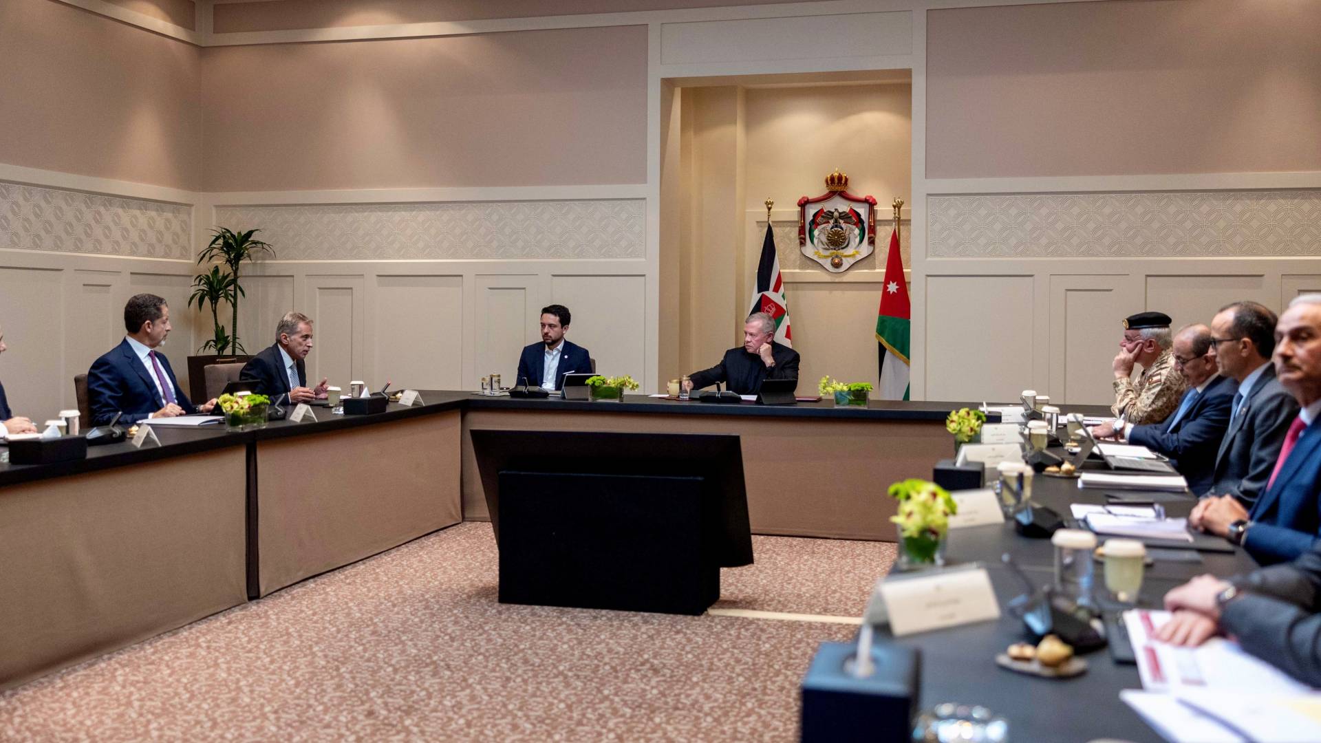 King briefed on government plan to develop first phase of Amra City