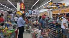 Qataris flood their grocery stores to prepare for political unrest amid news of their isolation