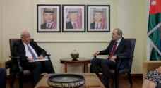 Safadi, Erekat talk UNRWA support, peace efforts