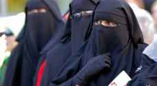 Algeria: Women's full-face cover banned at work
