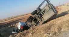 Gasoline tanker loses control, overturns on Irbid-Zarqa road