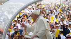 Pope holds open-air mass for 30,000 in Bahrain