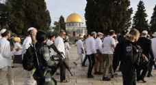 'Israeli' settlers invade Al-Aqsa Mosque