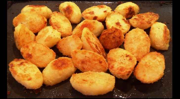 Try baking some yummy roasted potatoes today. (Fab Food 4 All)