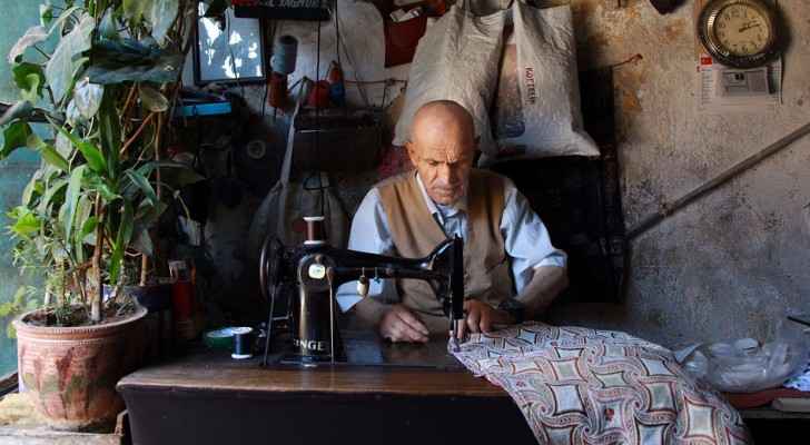 In 2007, the number of tailor shops in the Kingdom was 7000. (Pixabay)