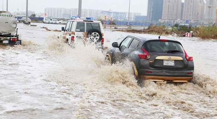 Two killed in Jeddah floods as more rain expected on Wednesday