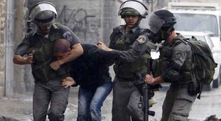 Israeli forces arrest 16 Palestinians in the West Bank