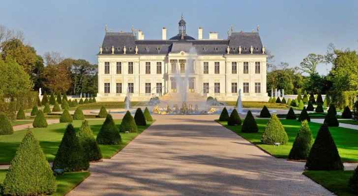 The Château Louis XIV constructed between 2008-2011 in Louveciennes, France. (Photo from: Bloomberg)