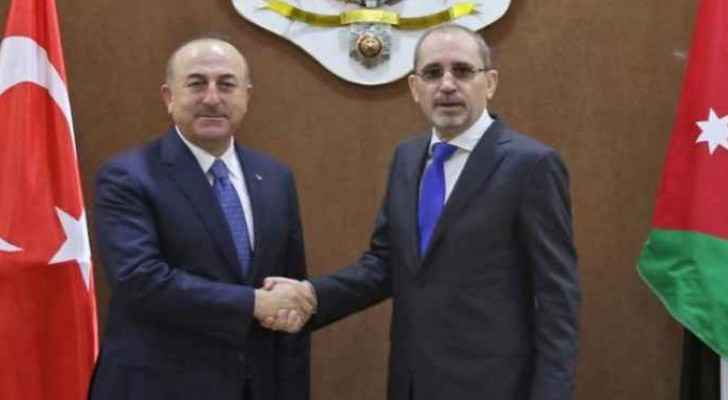 Foreign Ministers  Mevlut Cavusoglu and  Ayman Safadi. (file photo)