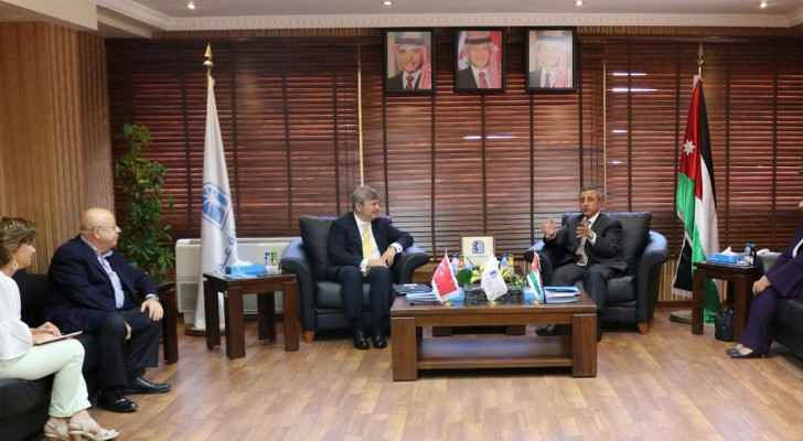 Jordan, Turkey discuss bolstering bilateral ties between the two countries (Petra) 
