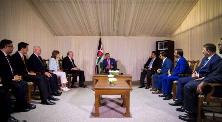King Abdullah meets news websites' chief editors, publishers