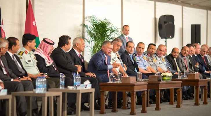 King Abdullah meets retired servicemen, veterans