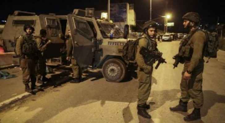 Israeli forces detain 10 Palestinians in the West Bank