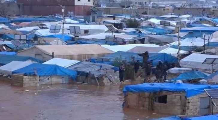 Heavy rain floods refugee camps in northern Syria - video