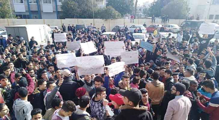 Tawjihi students protest against 'one session' examinations