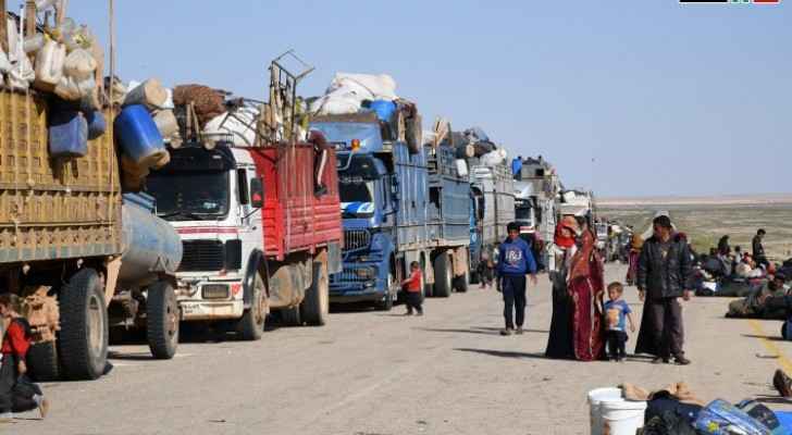 Hundreds of displaced Syrians arrive in Jlaighim corridor coming from Rukban camp