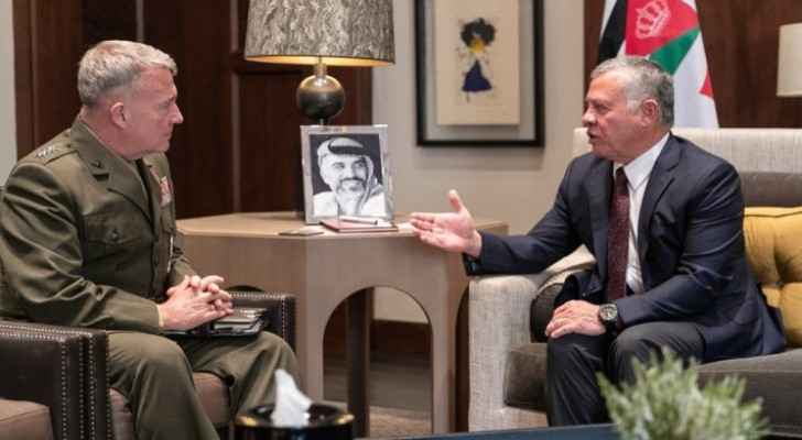 King receives Commander of US Central Command at Husseiniya Palace