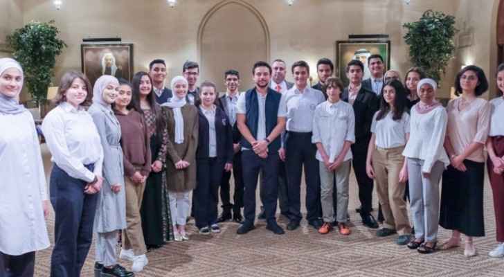 Crown Prince meets students who will compete in 2019 Intel Fair