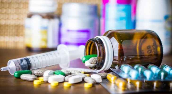 Drug stores sell medicine to pharmacies through 'bonus' system