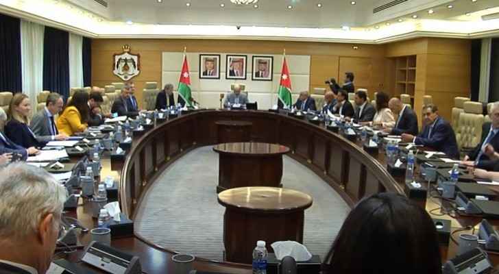 Razzaz, EU official discuss means to address Jordan's financial challenges