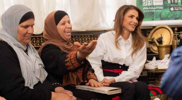 Queen Rania visits Salt, meets with its residents