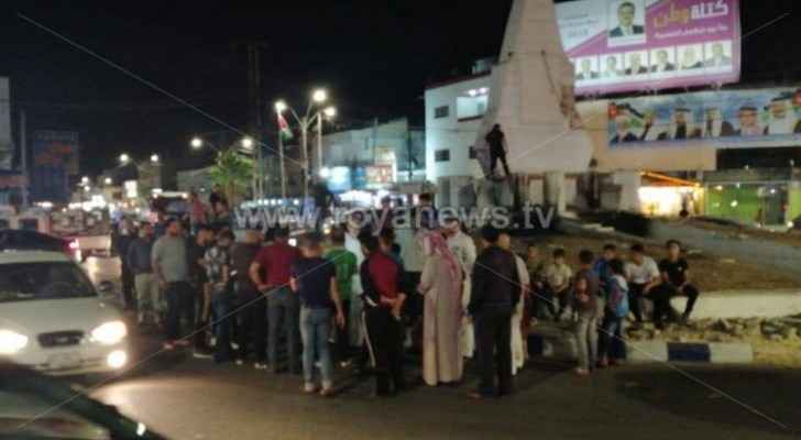 People protest in Ramtha, call for releasing detainees following last week's riots