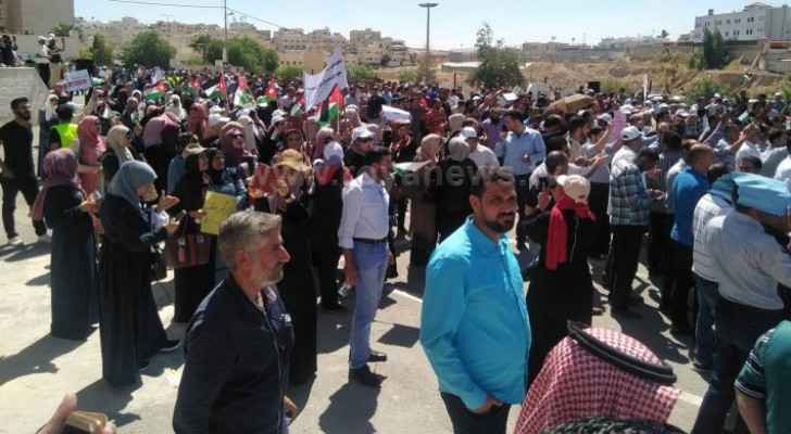 Photos: Striking teachers protest in Zarqa