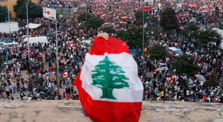 Lebanese protest again as army works to open blocked roads