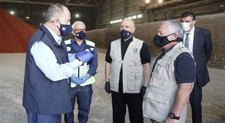 King visits Arab Potash Company, urges advancing its global competitiveness